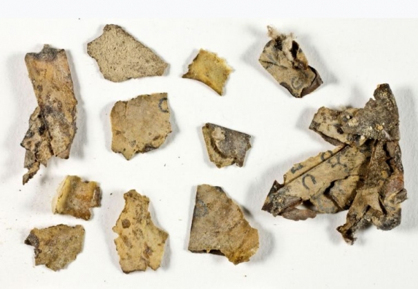www.christiantimes.cn-scroll-fragments.jpg